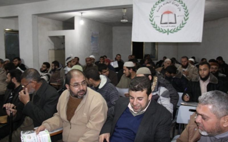 بالصور..دار القرآن برفح تكرم عامليها