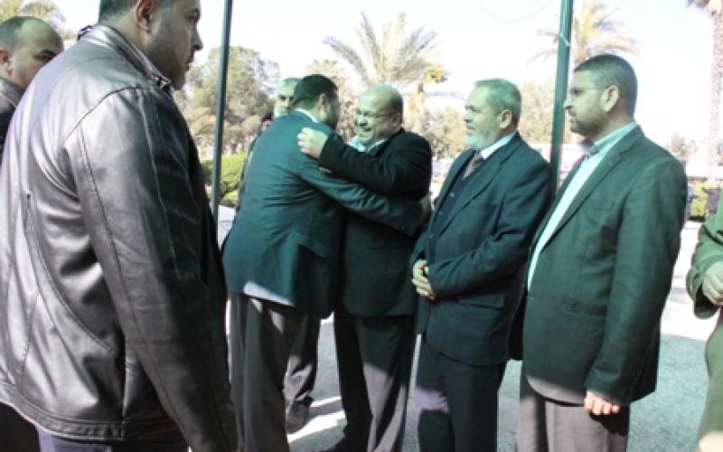 صور.. استقبال أسامة حمدان بمعبر رفح