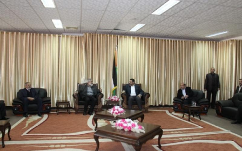صور.. استقبال أسامة حمدان بمعبر رفح