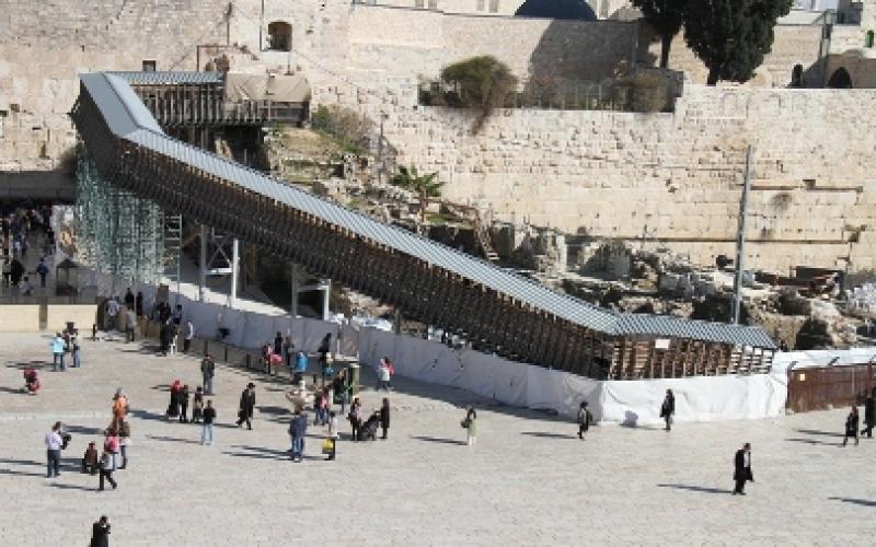 بالصور..الاحتلال يكثّف حفرياته في باب المغاربة