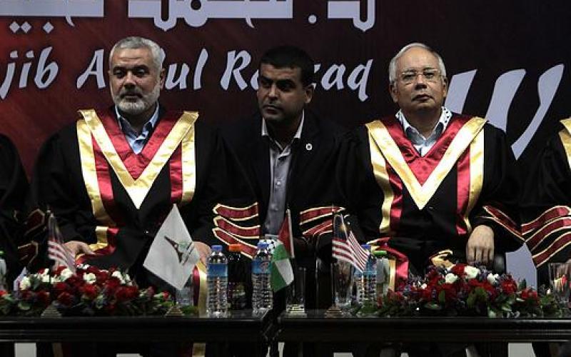 صور.. جولة رئيس وزراء ماليزيا في غزة
