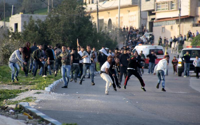 صور.. مواجهات عنيفة مع الاحتلال قرب جنين