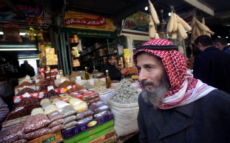 صور.. "الزاوية" أشهر أسواق غزة التاريخية
