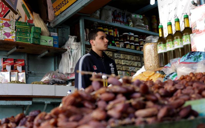 صور.. "الزاوية" أشهر أسواق غزة التاريخية