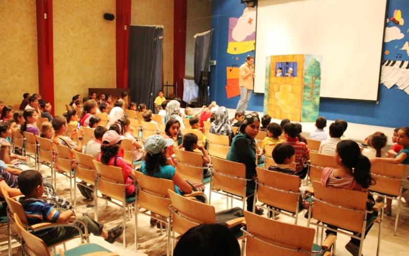 صور.. جولة في عالم الطفولة