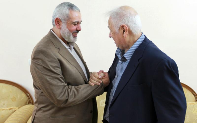 صور.. لقاء هنية مع رئيس لجنة الانتخابات