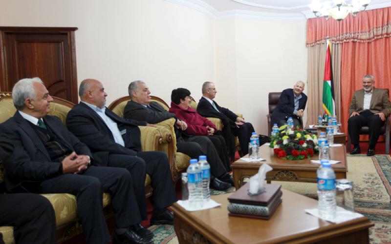 صور.. لقاء هنية مع رئيس لجنة الانتخابات