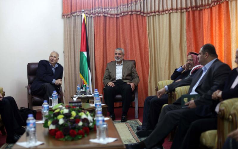 صور.. لقاء هنية مع رئيس لجنة الانتخابات