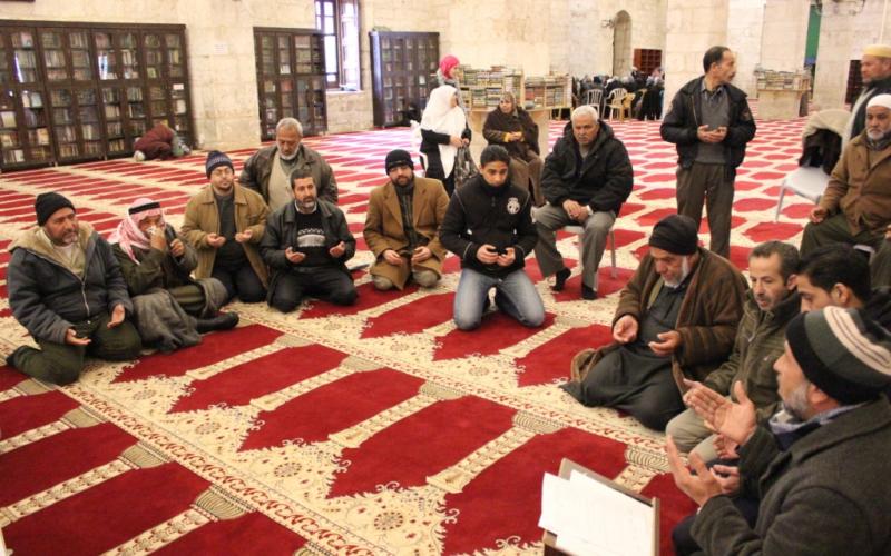 بالصور.. محمد ولينا عروسين جديدين في الأقصى