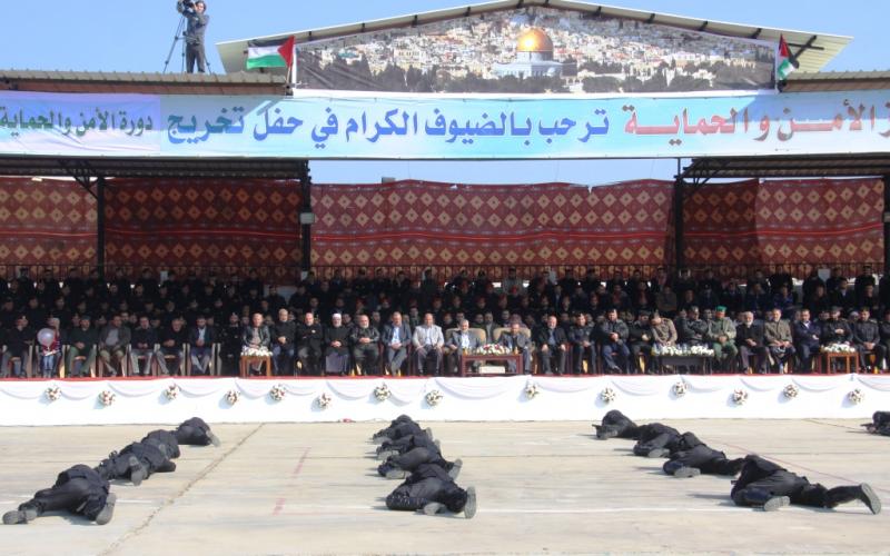 صور: تخريج دورة لجهاز الأمن والحماية بغزة
