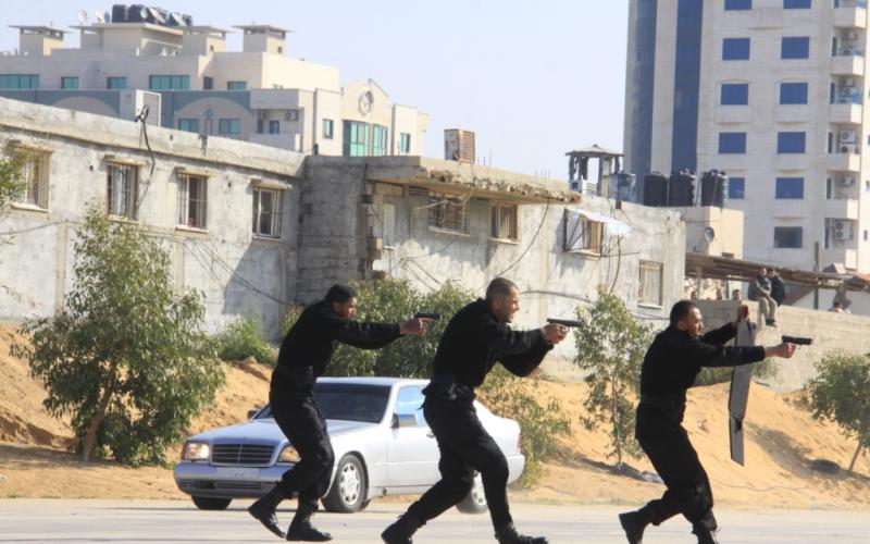 صور: تخريج دورة لجهاز الأمن والحماية بغزة