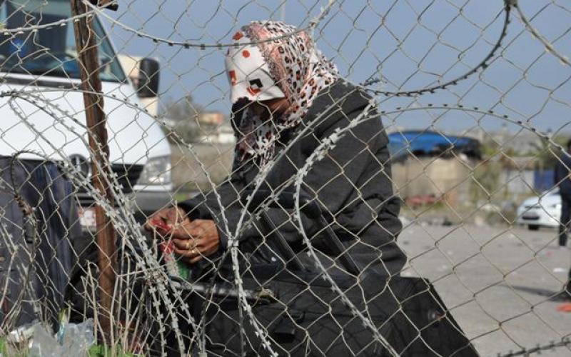 صور: معاناة الغزيين على معبر رفح مستمرة