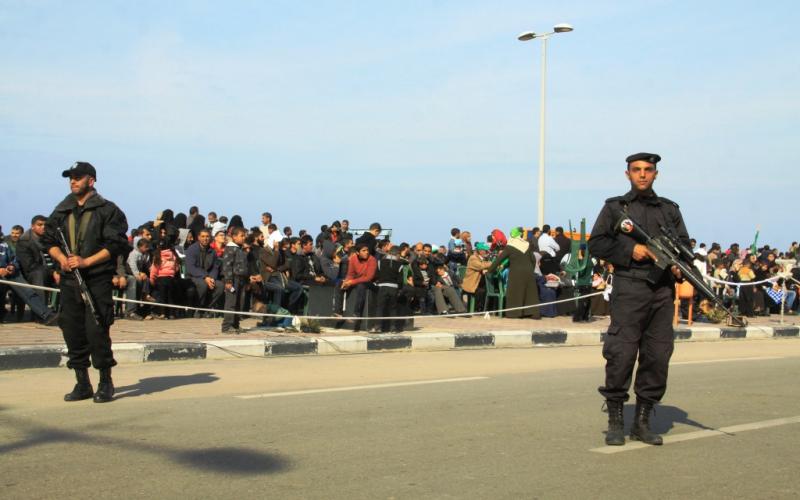 صور: عرض مهيب للداخلية بغزة