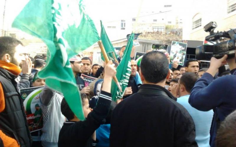 بالصور: حماس في الخليل تنتصر "لليرموك"