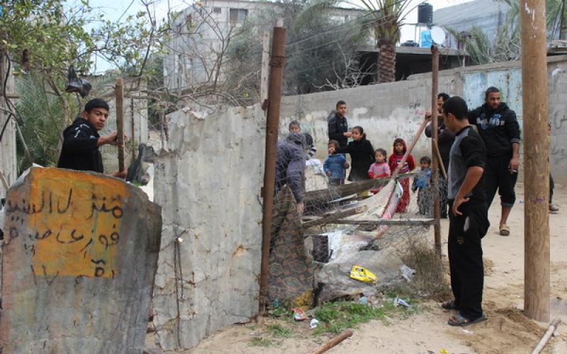 بالصور: حملة لإزالة التعديات بمدينة رفح