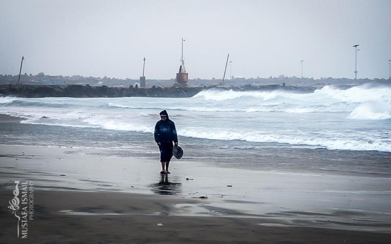 صور: بحر وميناء غزة مع حلول المنخفض