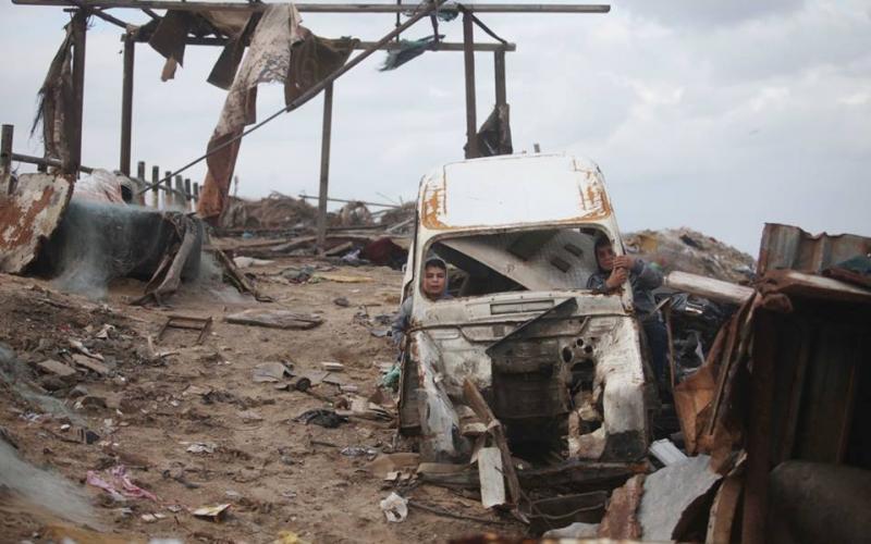 صور: معاناة المدمرة بيوتهم شرق خانيونس