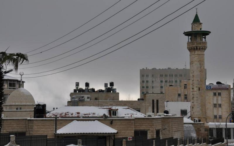 صور: الثلوج تكتسي رام الله