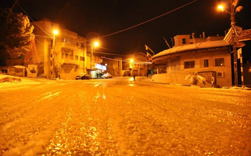 صور: الثلوج تكتسي رام الله