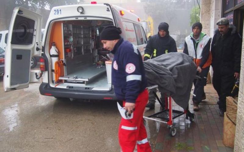 بالصور: مواطن من الخليل يصل المشفى متجمداً