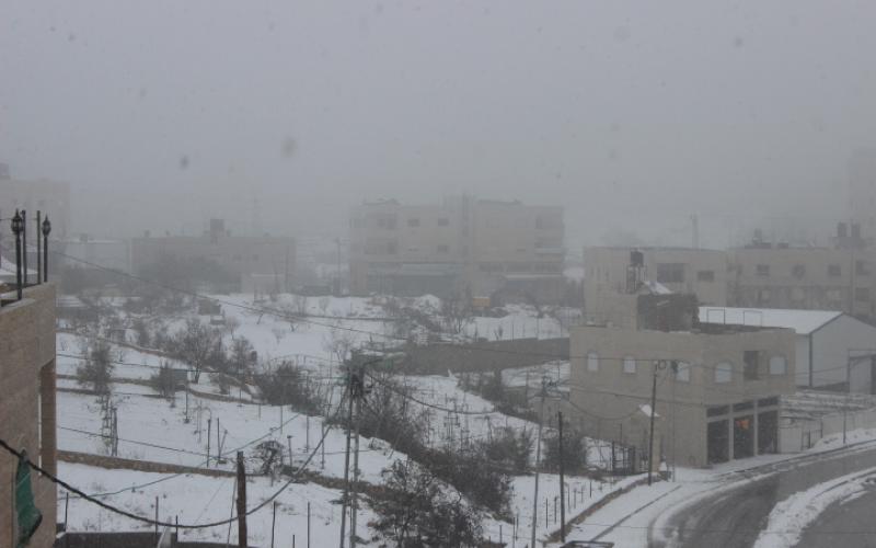 صور: تجدد تساقط الثلوج على الخليل