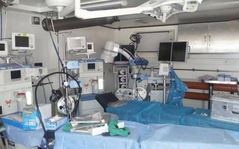 صور: تفكيك المستشفى الإمارتي برفح
