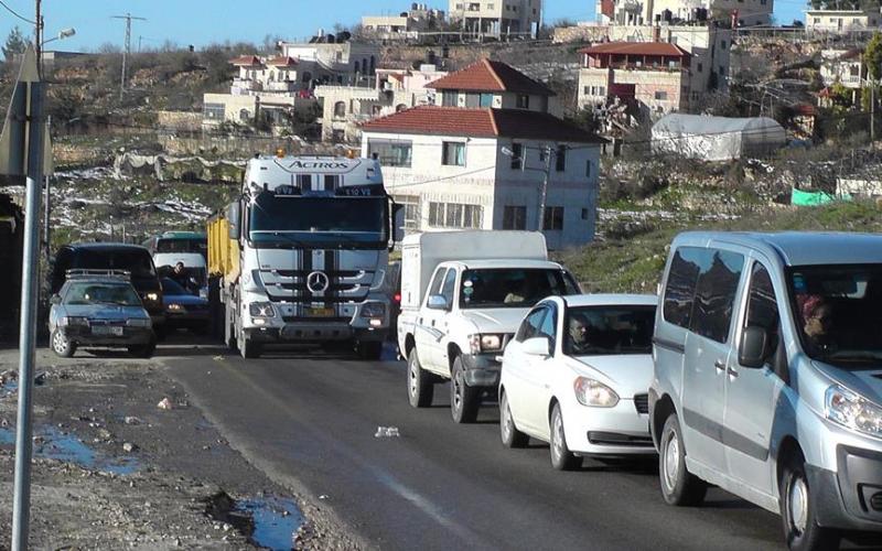 صور: أزمة مرورية بسبب الإنجماد في الخليل