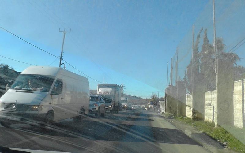 صور: أزمة مرورية بسبب الإنجماد في الخليل