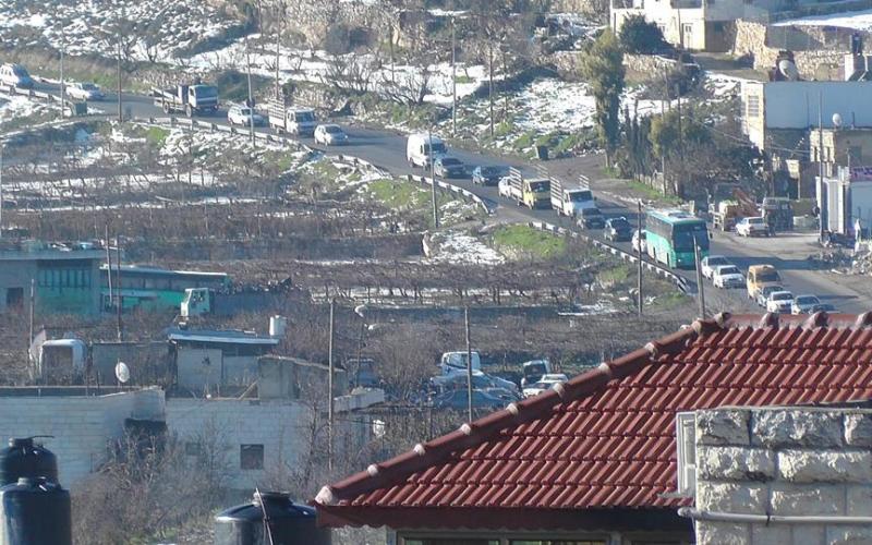 صور: أزمة مرورية بسبب الإنجماد في الخليل
