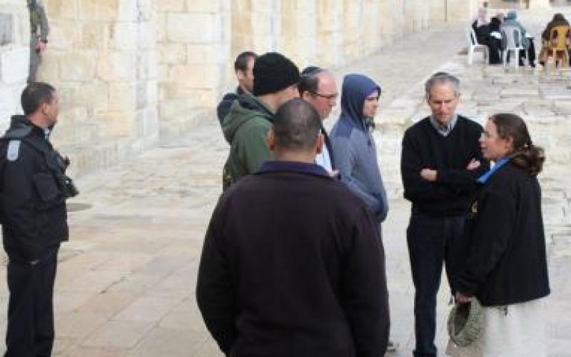 صور: مستوطنون يقتحمون المسجد الأقصى