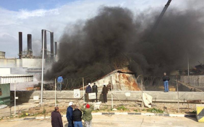 صور: حريق بمحطة توليد الكهرباء بغزة
