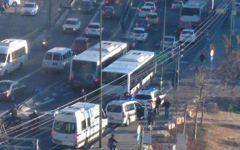 صور: مكان عملية الطعن في "تل أبيب"