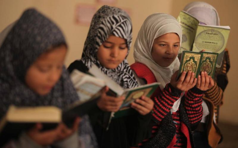 ‏صور‬: جلسـات القرآن للأطفال بمسـاجد غزة