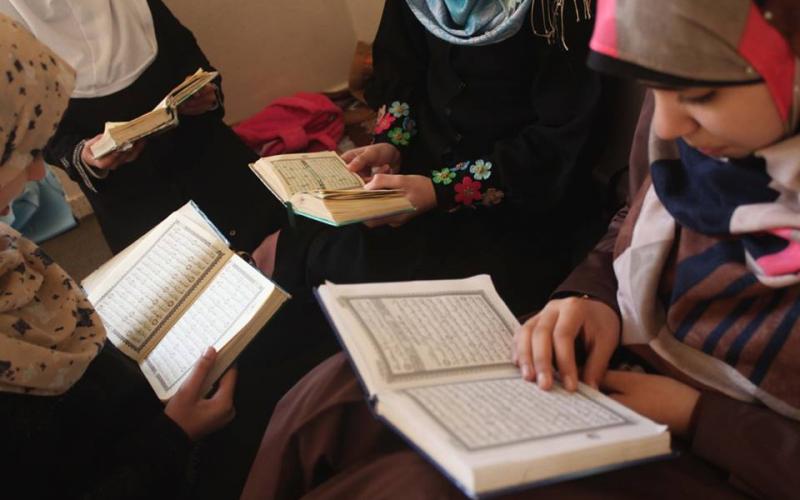 ‏صور‬: جلسـات القرآن للأطفال بمسـاجد غزة