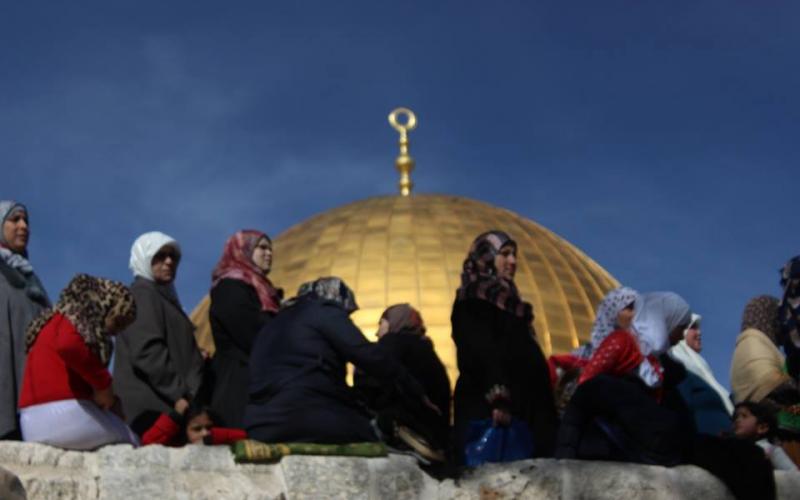 صور: وقفة بالأقصى نصرة للنبي الكريم
