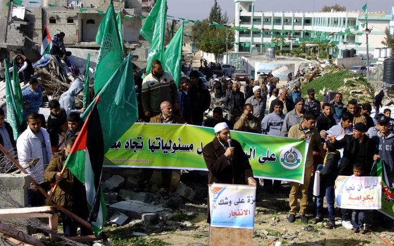 صور: صلاة الجمعة بجحر الديك تضامناً مع المهدمة بيوتهم