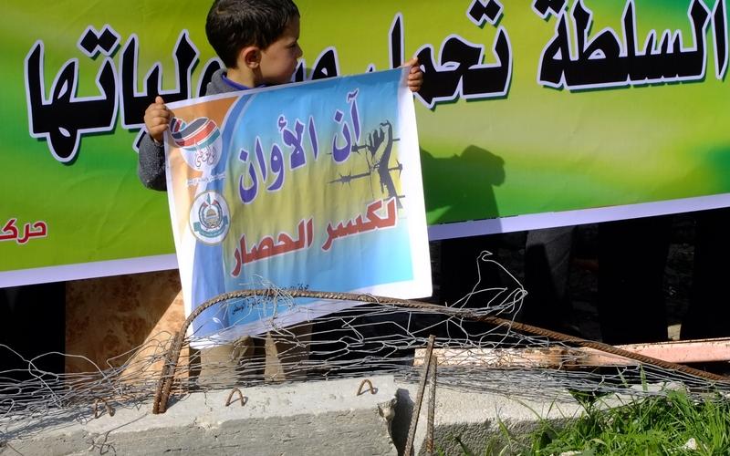 صور: صلاة الجمعة بجحر الديك تضامناً مع المهدمة بيوتهم