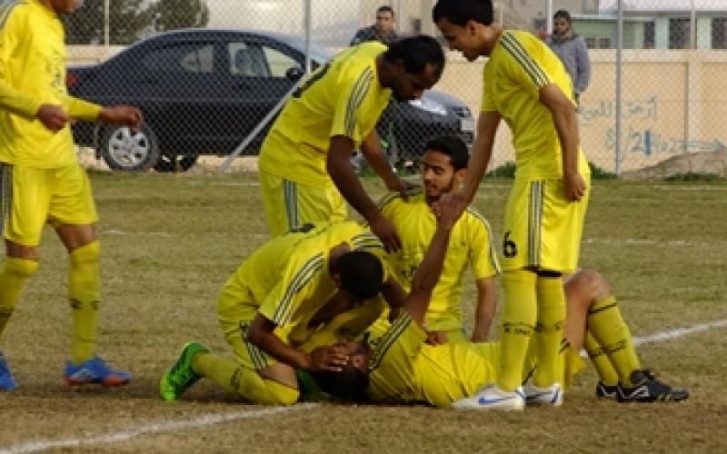 صور: شباب جباليا يطيح بأهلي النصيرات