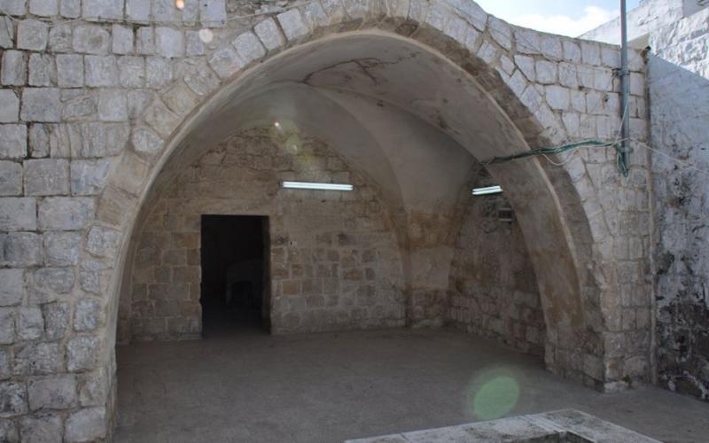 صور: "فلسطين الآن" تتجول داخل "قبر يوسف"