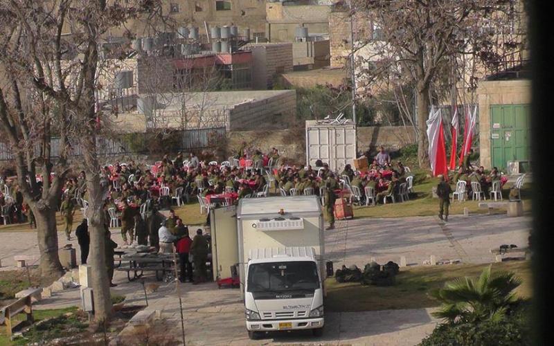 صور: جنود الاحتلال بساحات الحرم الإبراهيمي