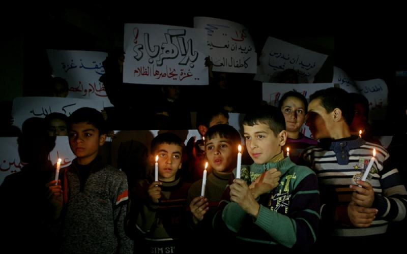صور..أطفال يصرخون..غزة بلا كهرباء ومحروقات