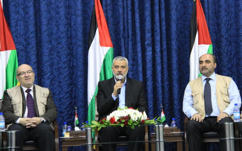 بالصور.. "هنية" يكرم قافلة "الوفاء لفلسطين"