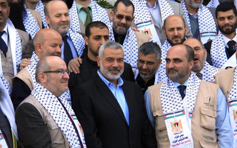بالصور.. "هنية" يكرم قافلة "الوفاء لفلسطين"