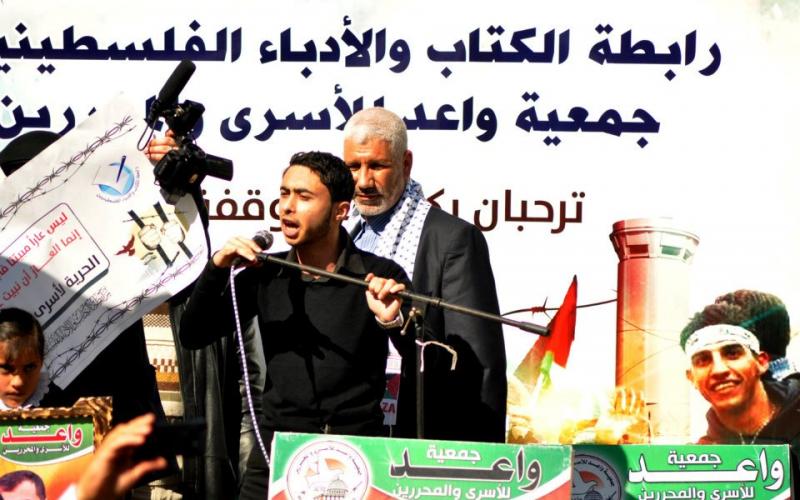 بالصور.. كيف للشعر أن يكسر القيد؟