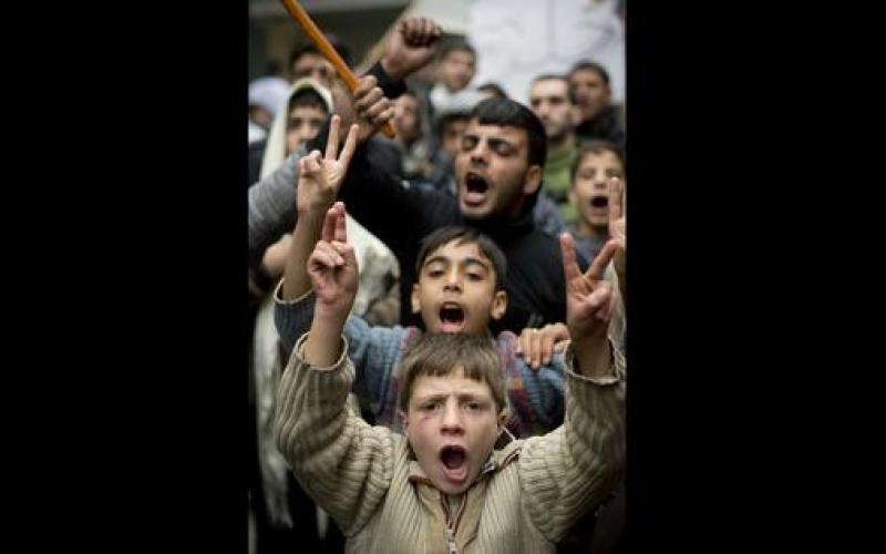 صور.. وجوه تنحتها الحرب