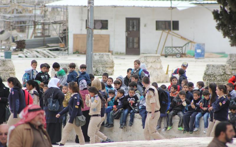 بالصور.. "فيجلين" والمجندات يدنسون الأقصى