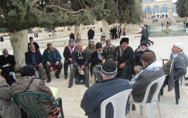 بالصور.. "فيجلين" والمجندات يدنسون الأقصى