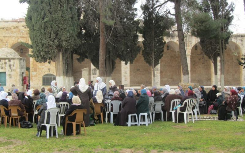 بالصور.. "فيجلين" والمجندات يدنسون الأقصى