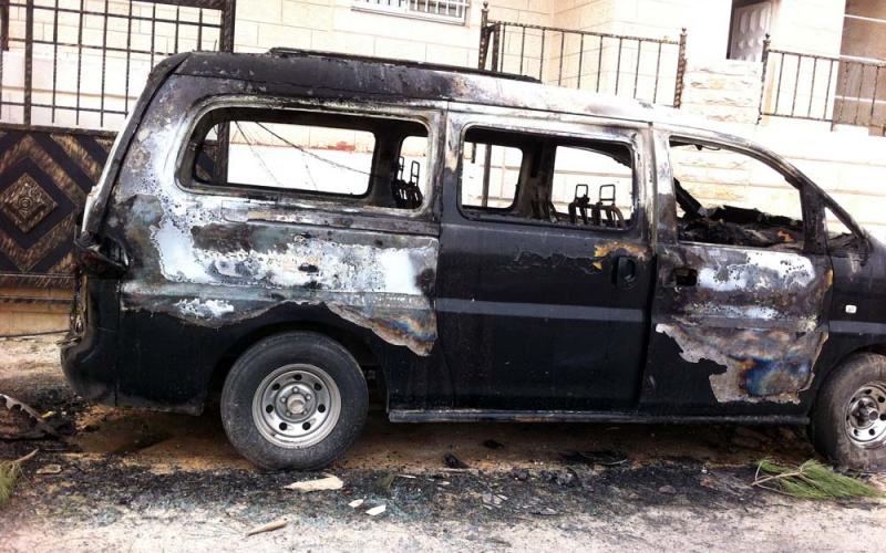 صور.. مستوطنون يحرقون مركبتين شرقي رام الله‎