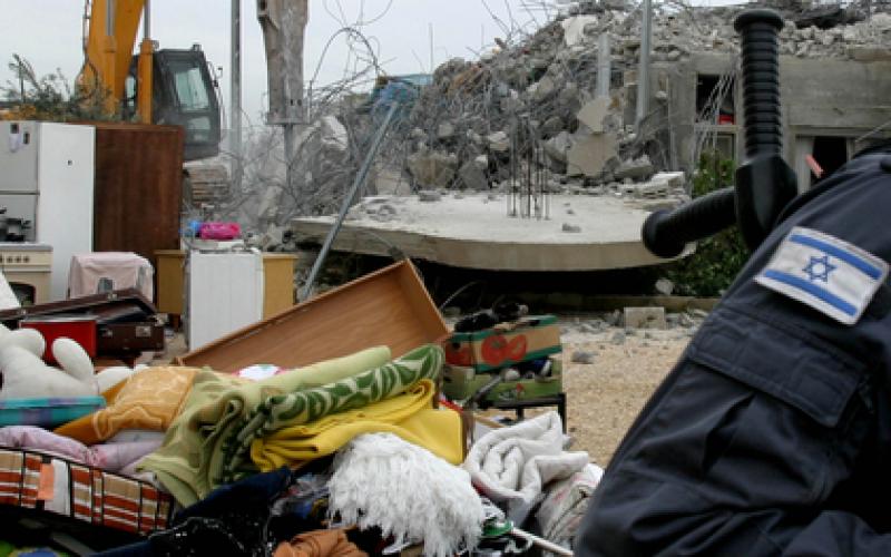 صور.. جرافات الاحتلال تهدم منزلاً بالقدس